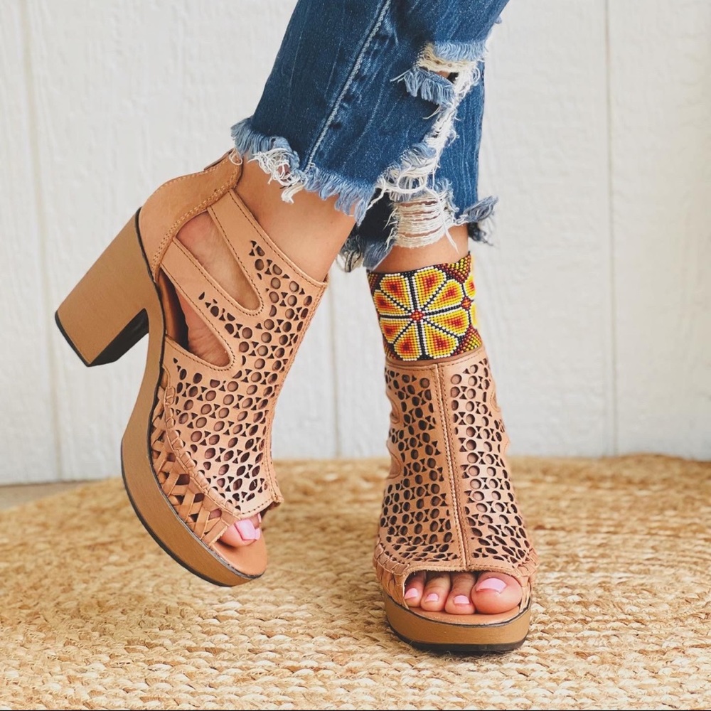 ArtesaníasCamila Women’s Mexican Handmade Leather Peep Toe Platform Heels Size 6